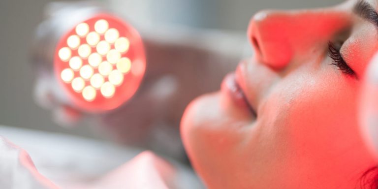 Was ist Lichttherapie? Lesen Sie alles über den neuen